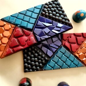 Handmade Vegan Dark Chocolate 'Fleur de Sel & Saffron' - Image 2